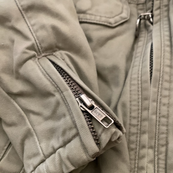 2T quilted khaki Quicksilver zip up jacket with flannel liner. Very gently used - Picture 2 of 7